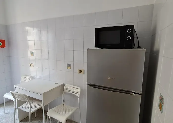 Danielle Oda ve Kahvaltı 4*